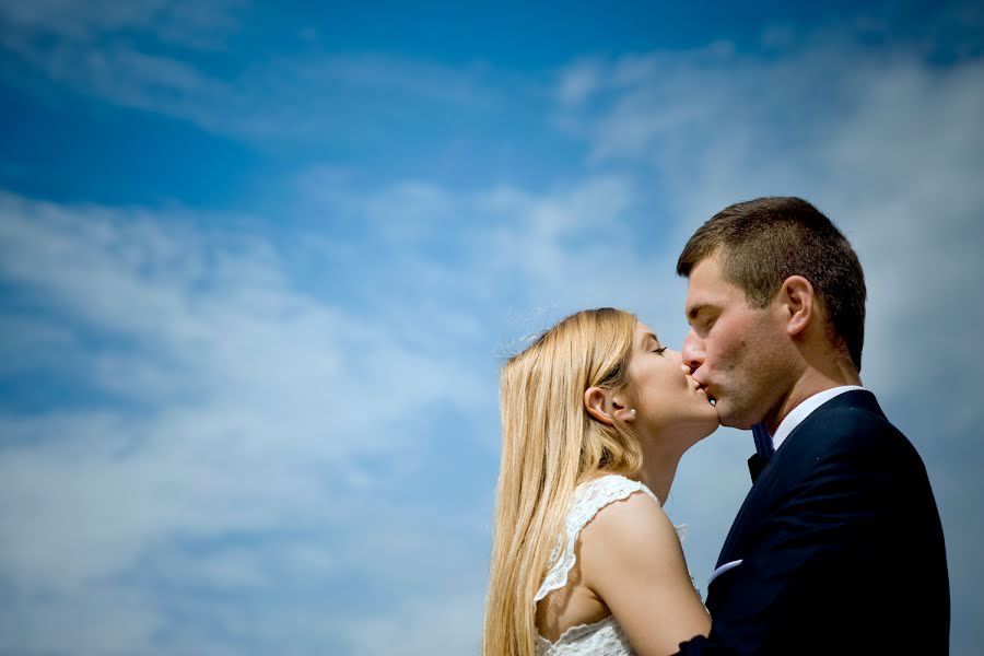 Fotógrafo de casamento Krzysztof Jaskólski (fotografiaslubna). Foto de 1 de novembro 2018