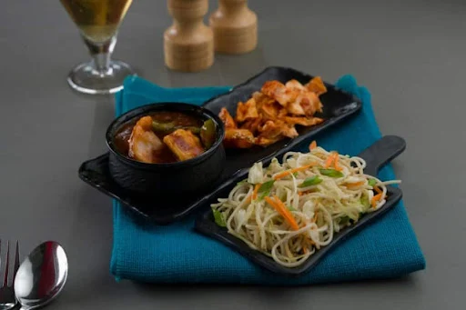 Hot Garlic Schezwan Chicken & Hakka Noodles Meal