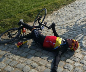 Wat ligt Belgisch kampioen Naesen daar op de Oude Kwaremont te doen?