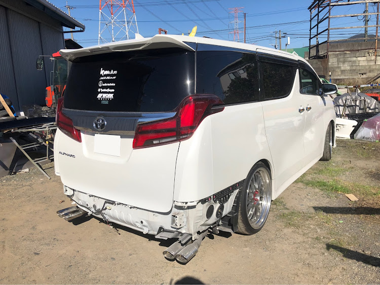 アルファードの退院・#kuhlracing・輪止めビビリーズ・人と被らない・北九州に関するカスタム事例の投稿画像3枚目