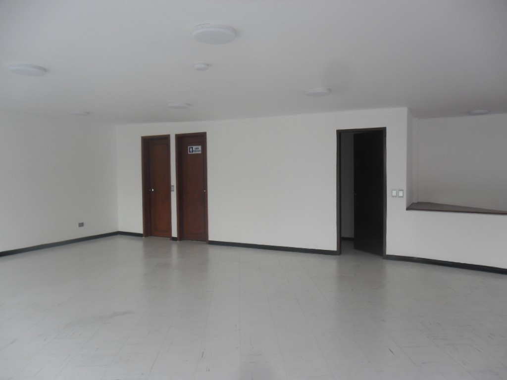 Local En Arriendo - Santa Sofia, Bogota