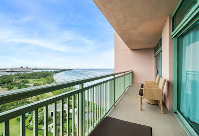 Appartement avec terrasse et piscine 20