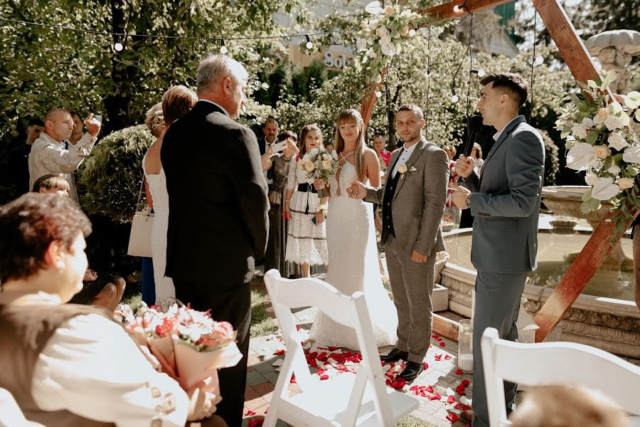 Fotógrafo de casamento Yana Stecyuk (stetsiuk). Foto de 16 de fevereiro 2021