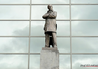 Une statue comme pour Vincent Kompany ou Sir Alex Ferguson ? La propagande a déjà commencé pour cet entraîneur de Pro League