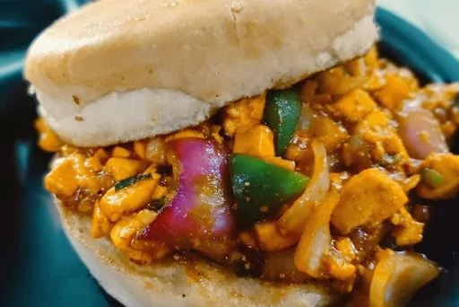 Chilli Paneer Burger