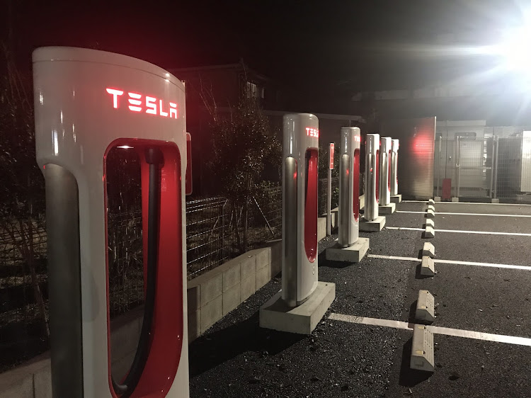 ヴェゼルのドライブ・VEZEL・テスラに関するカスタム事例の投稿画像3枚目