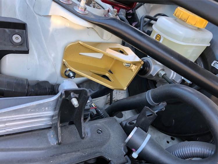 BRZのエンジンルームが汚いのです・・・に関するカスタム事例の投稿画像1枚目