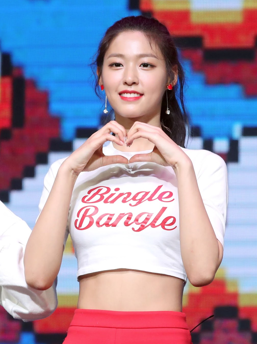 Fans Concerned Over Aoa Seolhyun S Latest Photos Showing