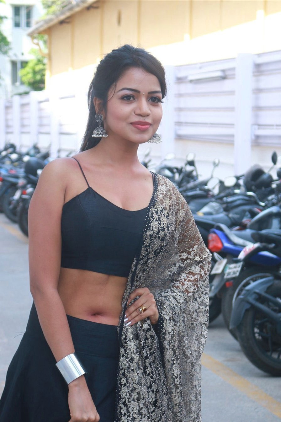 Telugu actress Bhavya Sri hot deep navel photos