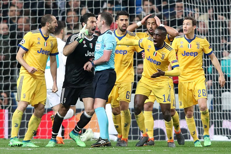 Le chef des arbitres italiens ne prend pas la défense de Gianluigi Buffon