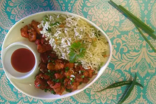 Fried Rice With Mushroom Gravy And Schezwan Chutney