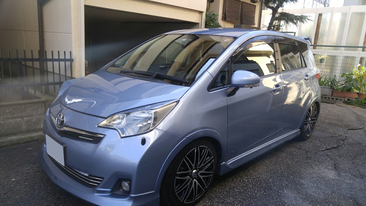 ラクティスの地べた撮り・洗車・DIYに関するカスタム事例の投稿画像2枚目