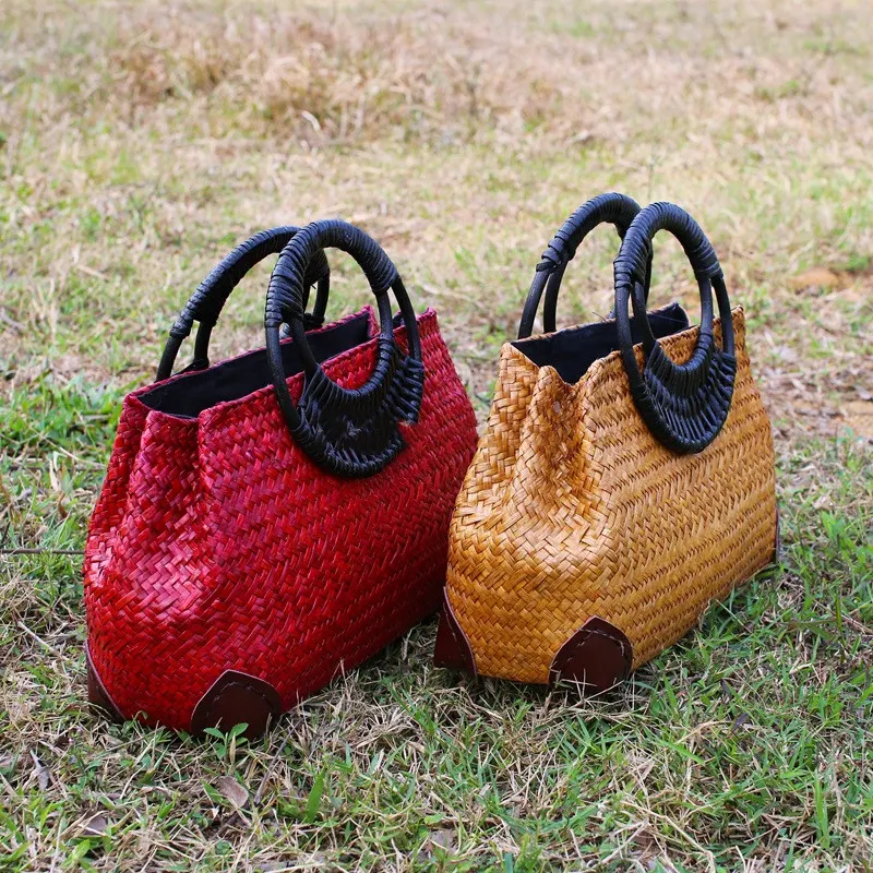 Retro handgeweven strandtas voor dames. Perfect voor reizen, ruim, stijlvol en duurzaam, ideaal voor al uw benodigdheden.