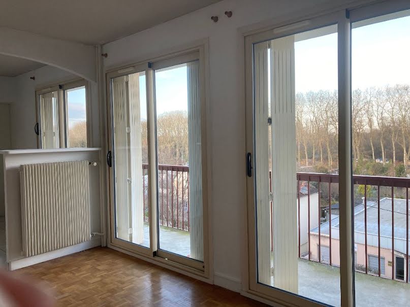 Location  appartement 3 pièces 83 m² à Bourges (18000), 834 €