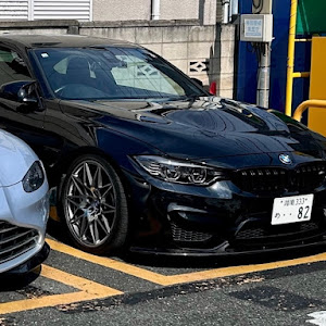 M4 クーペ F82