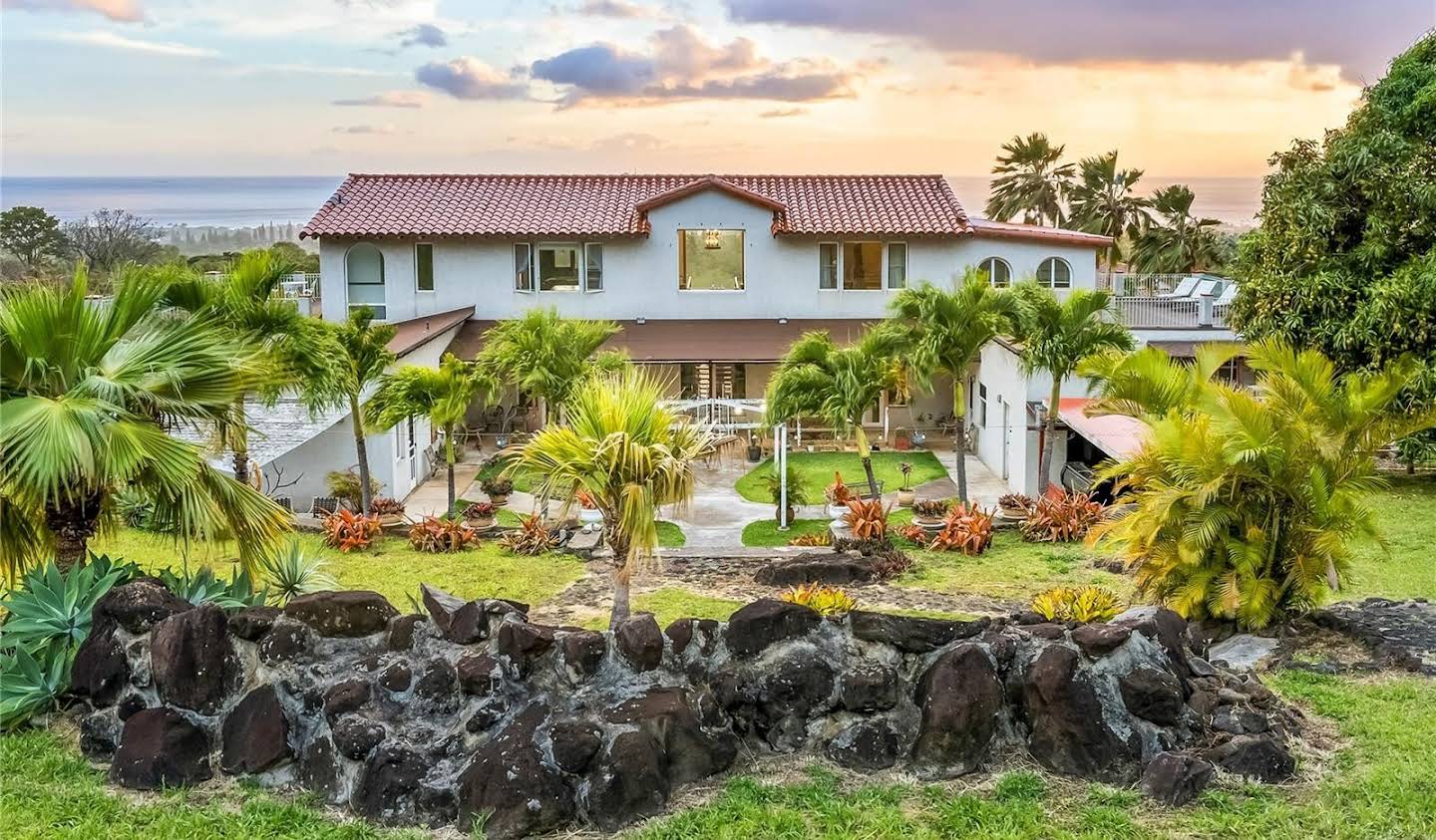 House with terrace Waianae