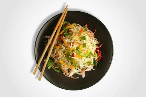 Veg Stir Fried Hakka Noodles