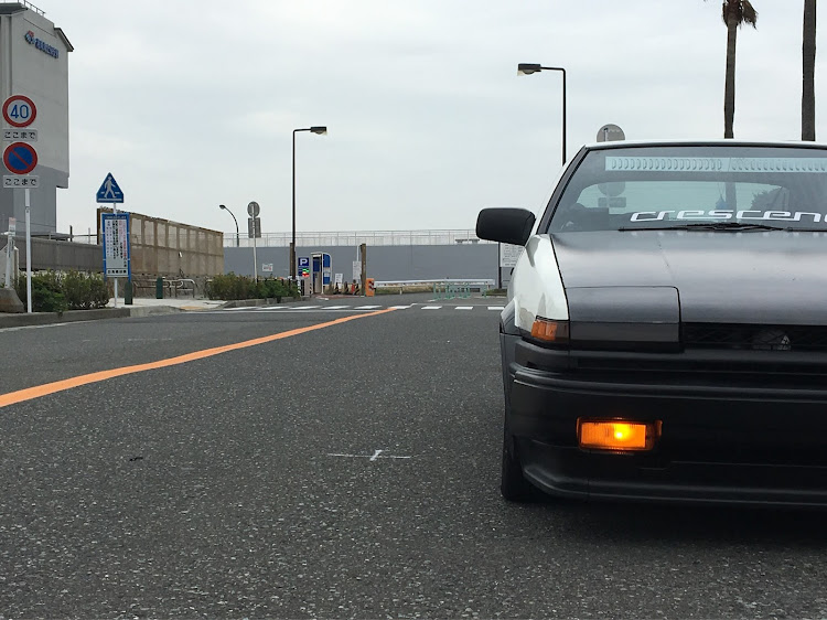 大きなワレなどはありませんがAE86 トレノ 後期 フロントウインカーポジション