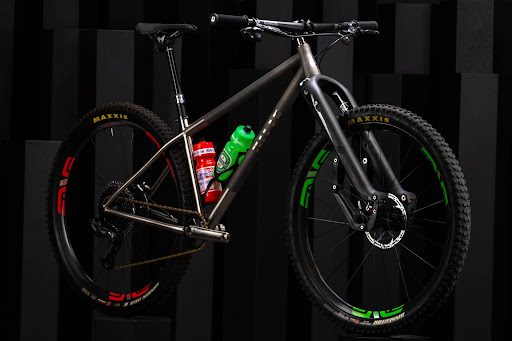 ENVE Builder Round-Up: Hot Custom Cycling Builds to Spice Up the Summer