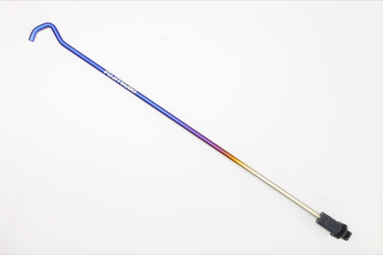 ノートの#チタンロッド・ボンネットステー・#E12・E12ノートに関するカスタム事例の投稿画像2枚目