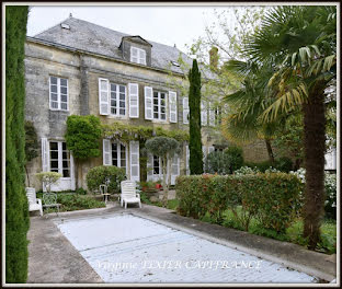 maison à Saint-Jean-d'Angély (17)