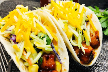 Honey Sriracha Chicken Tacos