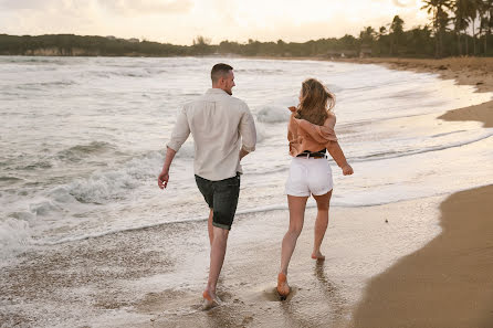 Photographe de mariage Aleksey Beloze (beloze). Photo du 18 décembre 2021