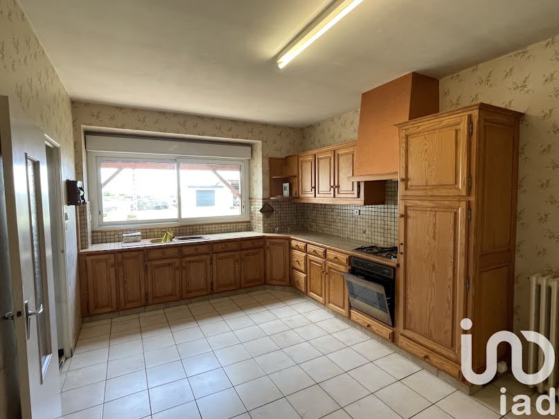 Vente maison 5 pièces 102 m² à Chantonnay (85110), 195 000 €