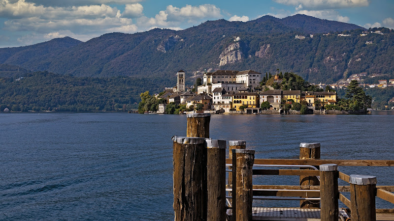 Il borgo nel lago di utente cancellato