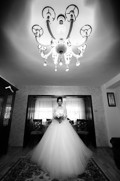 結婚式の写真家Cosmin Calispera (cosmincalispera)。2018 2月21日の写真