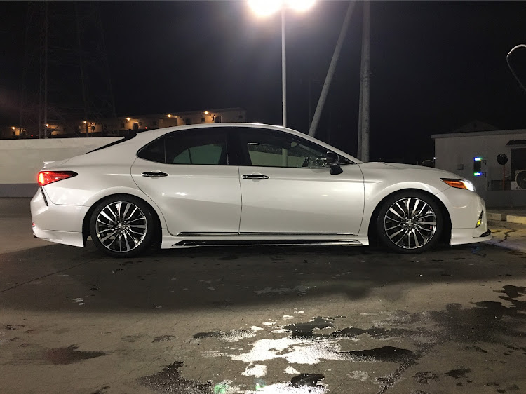 カムリのひさしぶりの投稿・サボり過ぎた・洗車した・ピカピカに関するカスタム事例の投稿画像2枚目