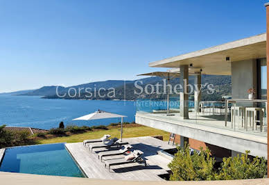 Villa with pool and terrace 4