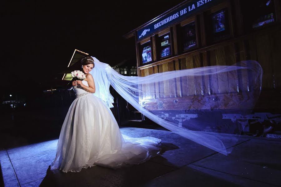 Wedding photographer Leonardo Sagastegui (leonardosagaste). Photo of 4 May 2016