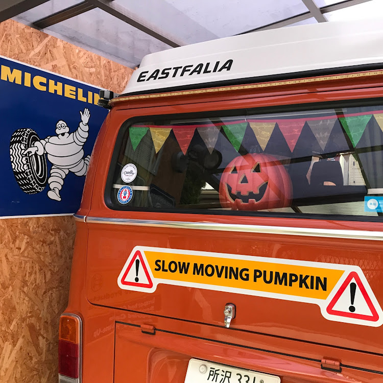 タイプⅡ　トランスポルターのワーゲンバス・SLOW MOVING VEHICLE・ステッカー作り・DIY・ごきげんワーゲンに関するカスタム事例の投稿画像1枚目