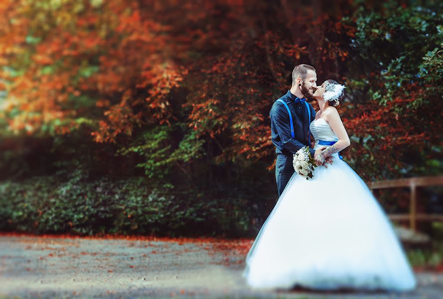 Fotógrafo de casamento Rondel Meling (serdze85). Foto de 17 de novembro 2015