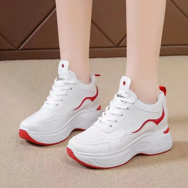 Title 8, Verhoogde sportschoenen voor dames met ronde ne...