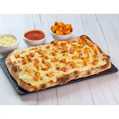 Classic Peri Peri Paneer Pinsa Slice