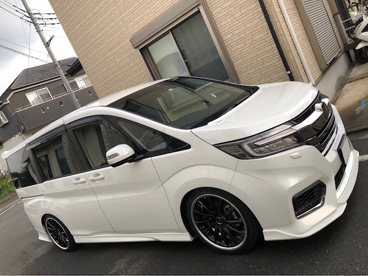 ステップワゴンのN-BOX・MAVERICK１２１２F・GARAGE VARY VALIANT・キャンディーコートに関するカスタム事例の投稿画像1枚目