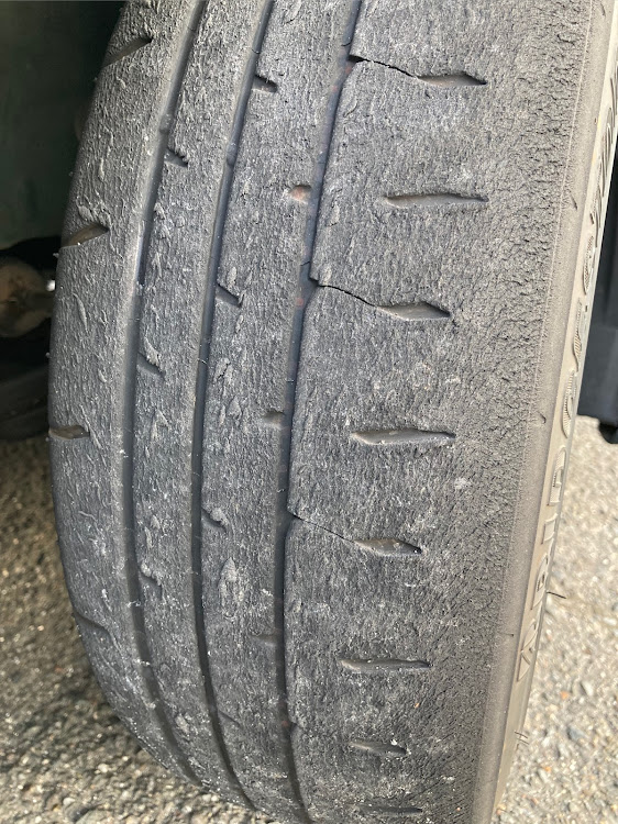 コペンの斜め前・特に意味はない・危険運転ダメ絶対・６月もよろしくお願いします・法定速度厳守に関するカスタム事例の投稿画像2枚目