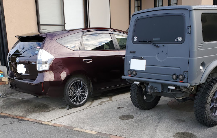プリウスαの車高調整に関するカスタム事例の投稿画像1枚目