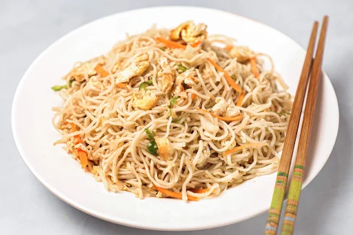 Egg Hakka Noodles