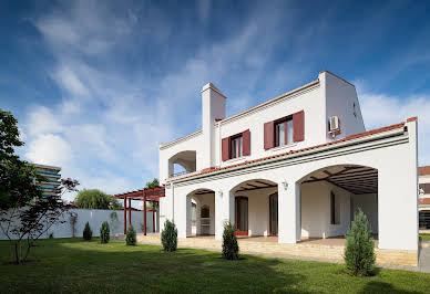 Maison avec jardin et terrasse 2