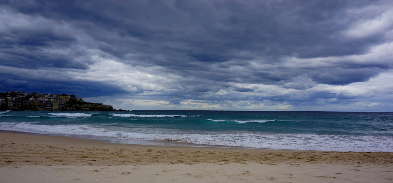 Clouds on Bondi Beach di Leos