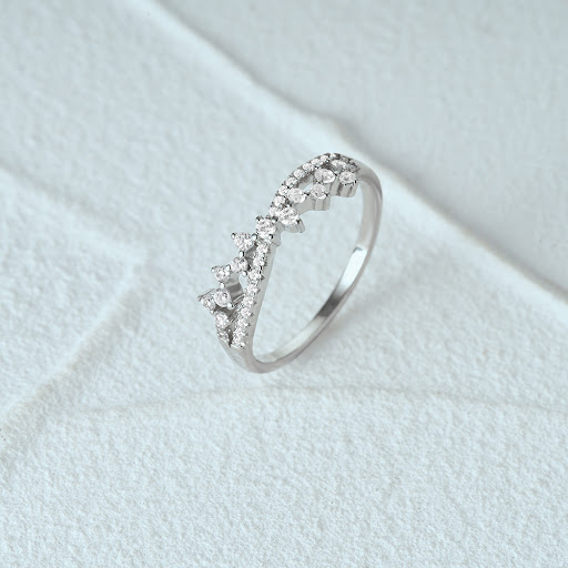 Title 18, Womens Gift Ring S925 Sterling Silver. A beaut...