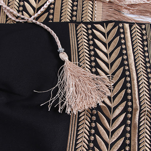 Title 5, Onregelmatige kwast klein pak met jacquard teth...
