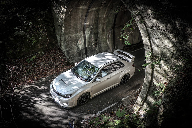インプレッサ WRX STIの1枚目がお気に入り😍・トンネル映え・新潟・朝日スーパーラインに関するカスタム事例の投稿画像1枚目