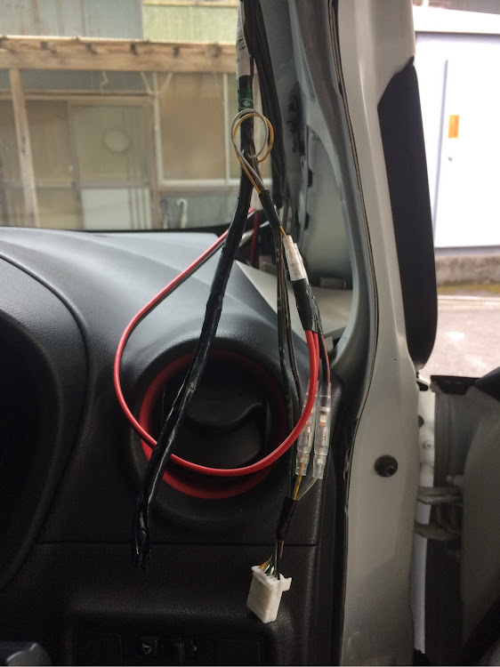 ノートのラゲッジランプ取付・LED化・配線加工・DIY・確認ミスに関するカスタム事例の投稿画像3枚目