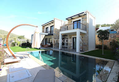House with pool 3