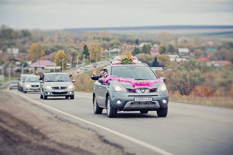 Wedding photographer Ekaterina Yuzhakova (eyuzhakova). Photo of 26 January 2013