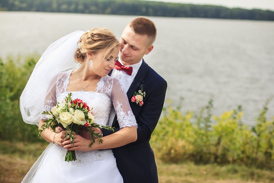 Fotógrafo de casamento Vitaliy Romanovskiy (romanovski). Foto de 8 de novembro 2015